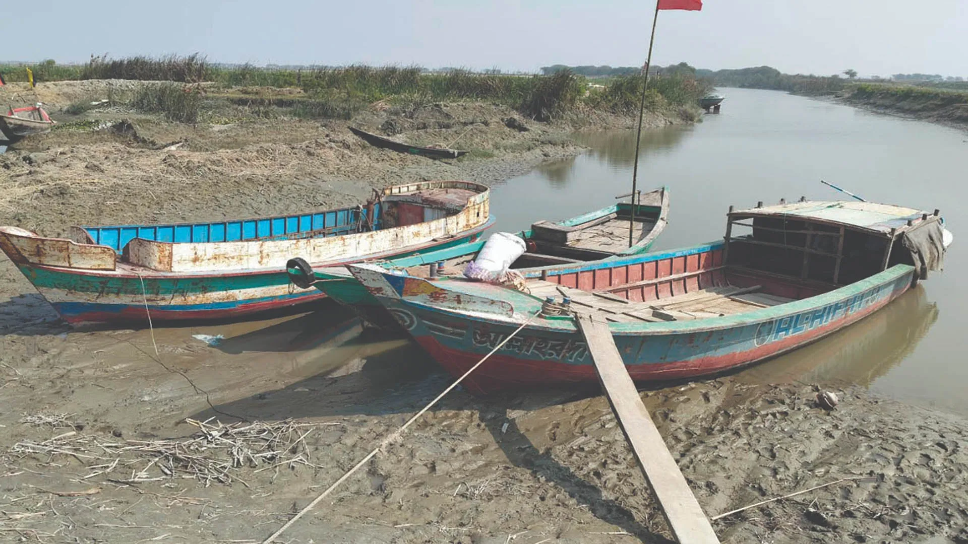 ৯ মাস ধরে বন্ধ খেয়া, ভোগান্তিতে হাজারো মানুষ